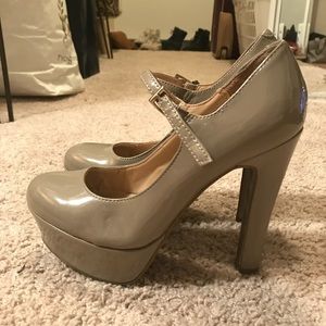 Grey/Tan Heels with Buckle Strap